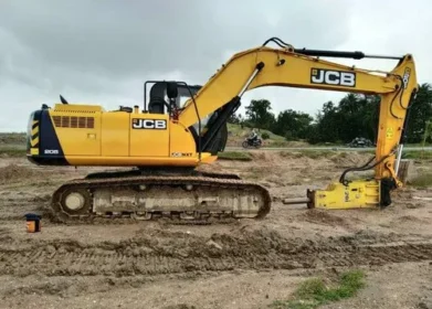 excavator-poclain-machine-cat210-with-rock-breaker-rental-service-500x500